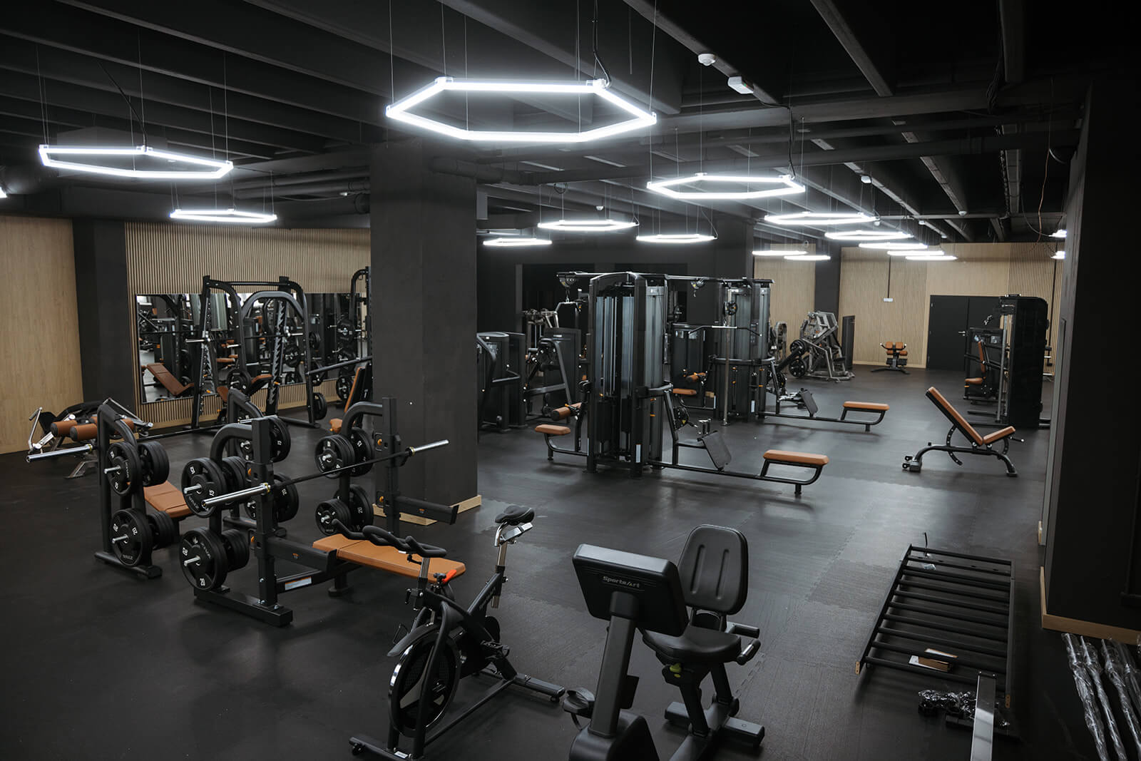 Precor v kombinaci s hnědým čalouněním vypadá skvěle!